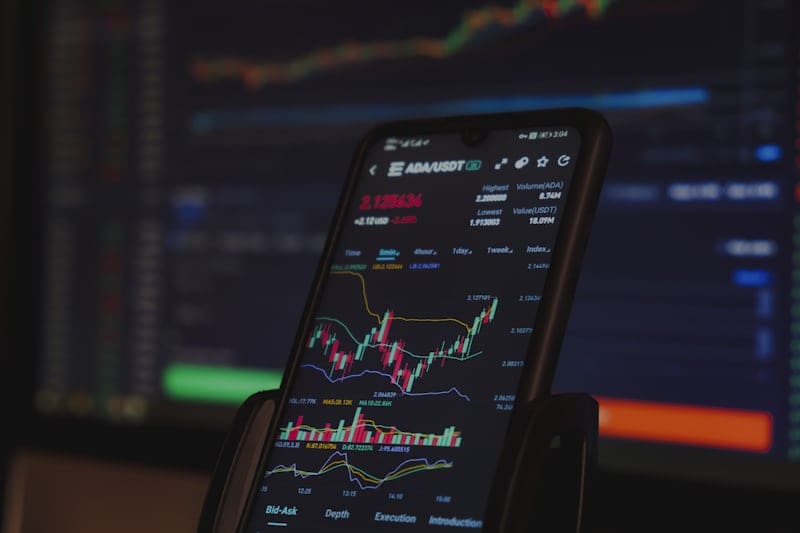 AI stocks 2025 growth chart smartphone